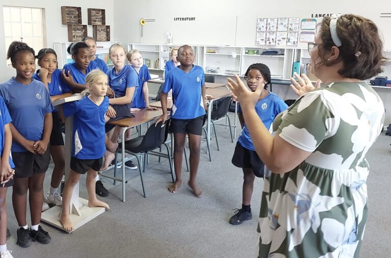 Robertson Logos Primary school curriculum
